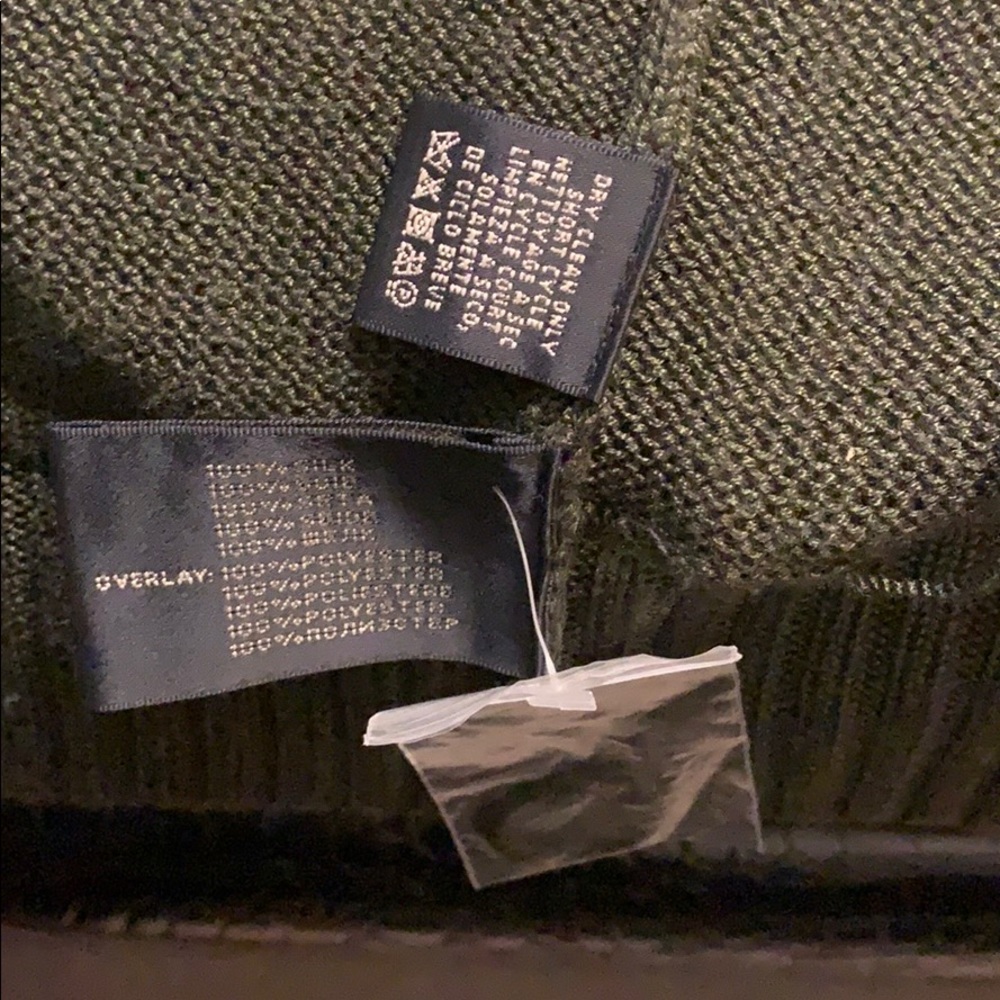 Sweater - Picture 8 of 8